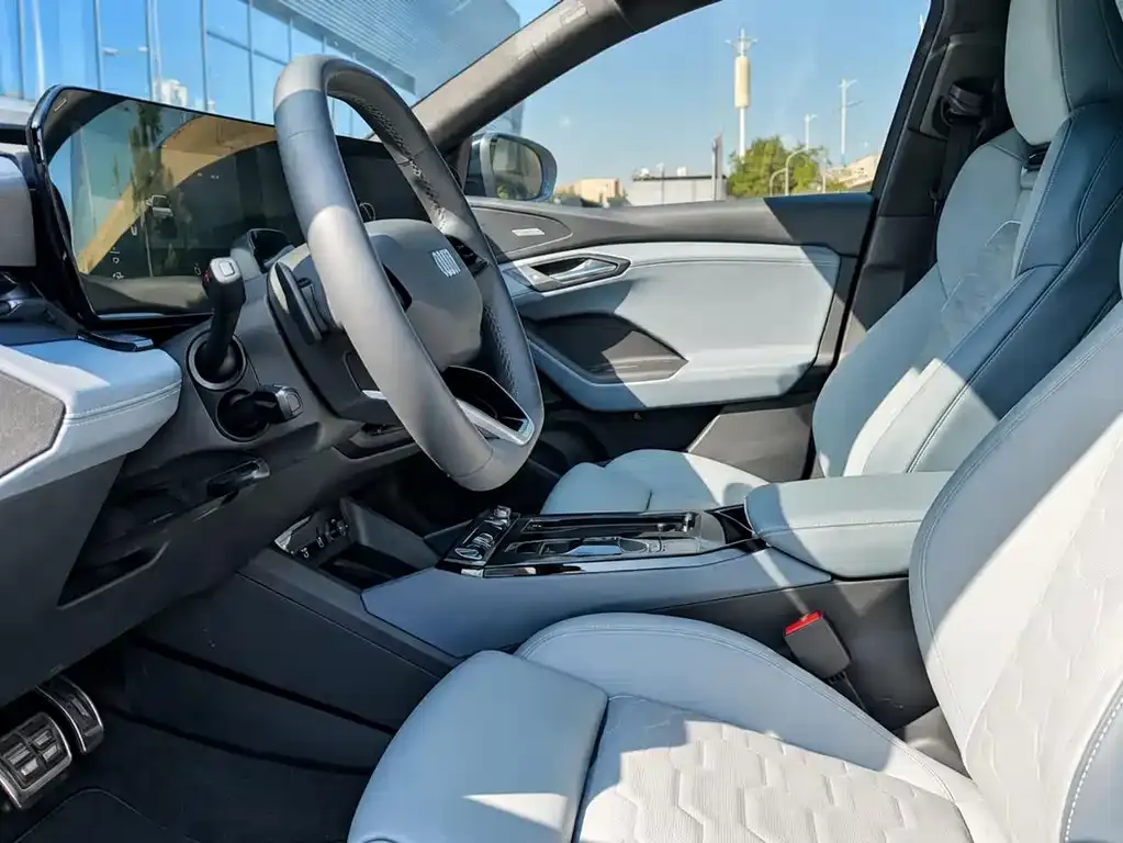 Audi Q6L e-tron — фото 8