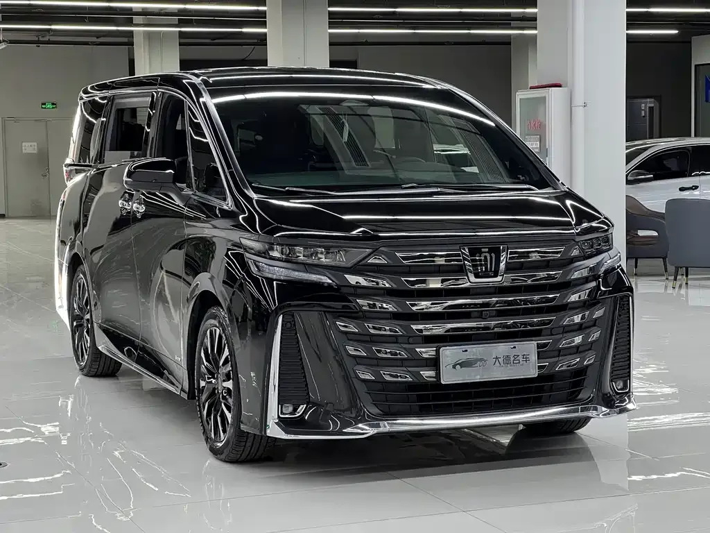 Toyota Vellfire — фото 8