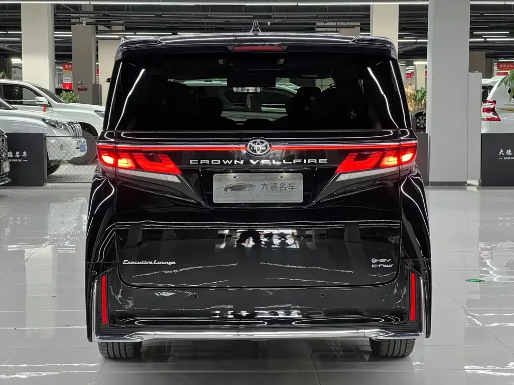 Toyota Vellfire — фото 7