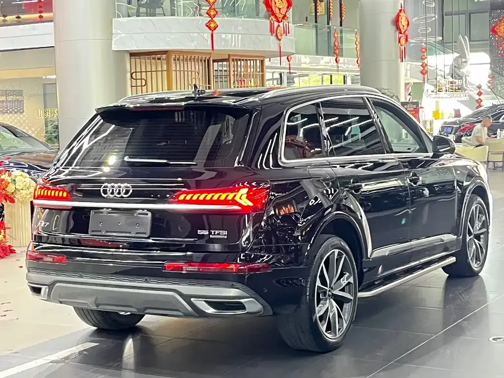 Audi Q7 — фото 6
