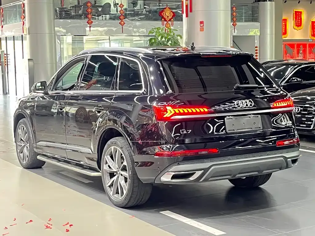 Audi Q7 — фото 8