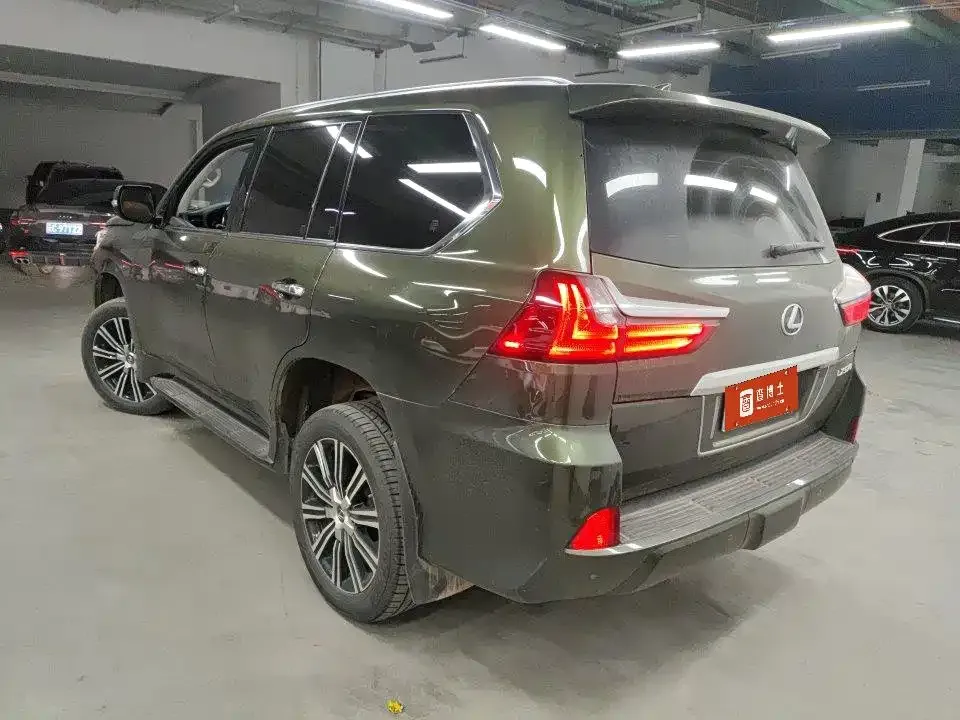 Lexus LX — фото 4