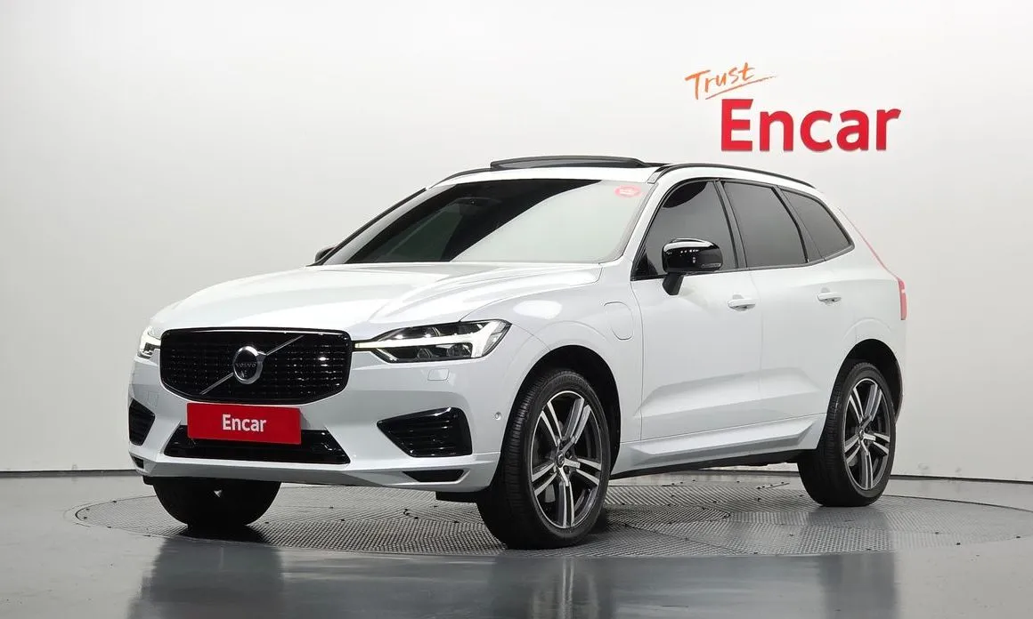 Volvo XC60 — фото 1