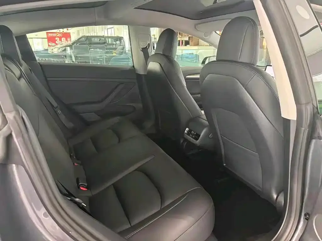 Tesla Model 3 — фото 2