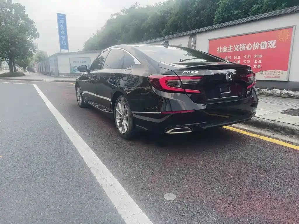 Honda Accord — фото 4