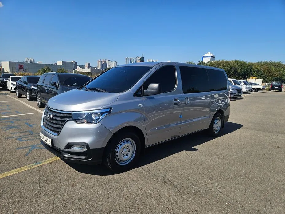 Hyundai Starex — фото 1