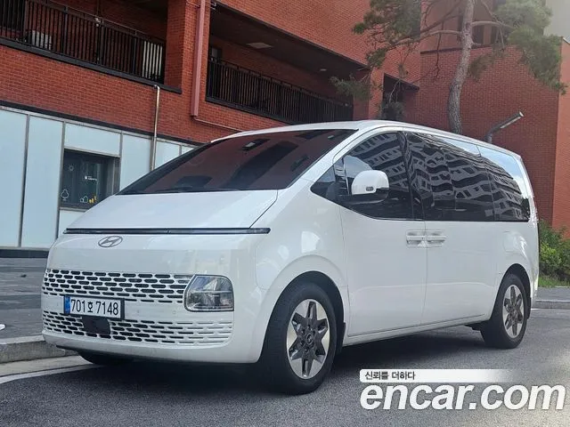 Hyundai Staria — фото 1