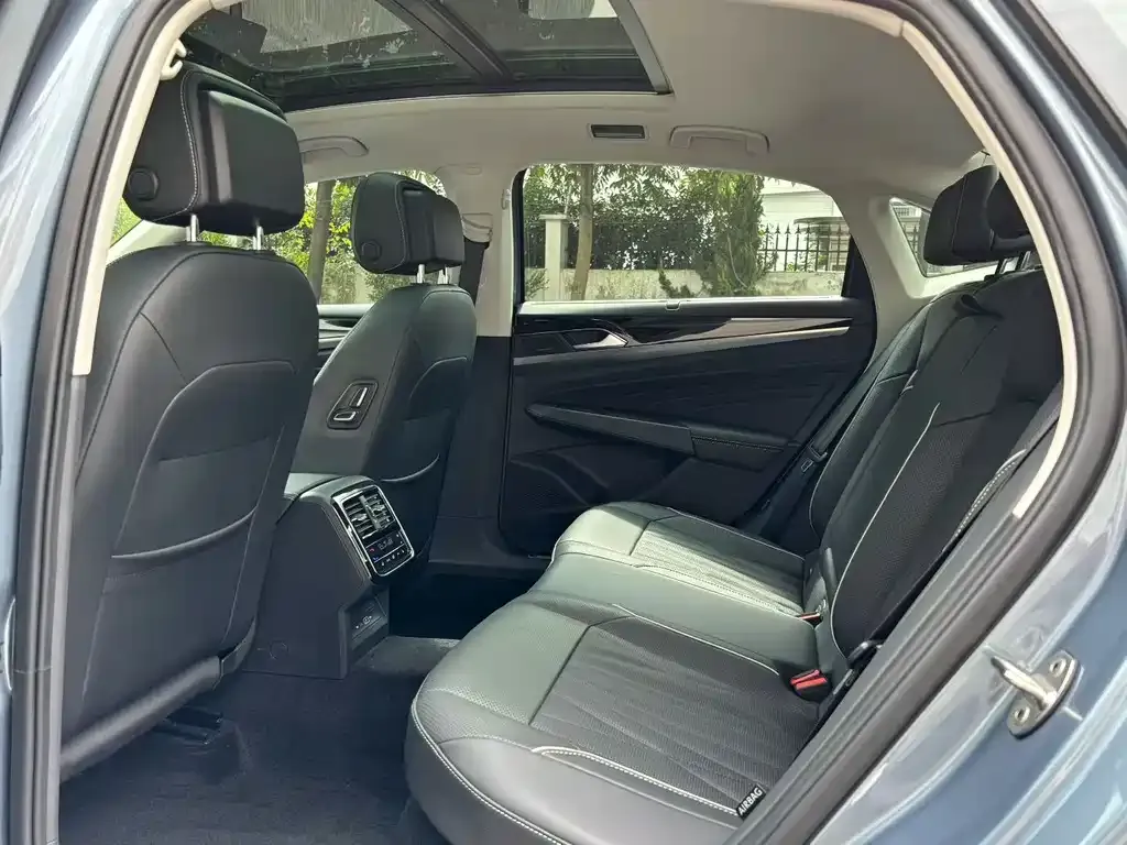 Volkswagen Passat — фото 7