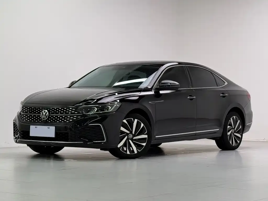 Volkswagen Passat — фото 1