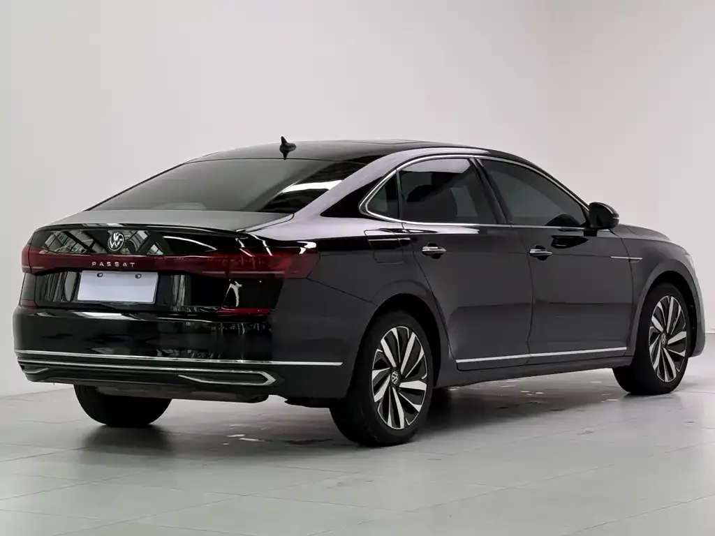 Volkswagen Passat — фото 4