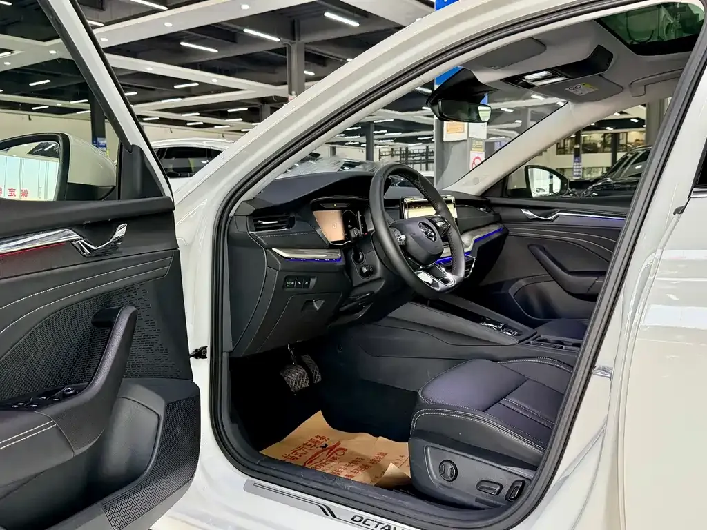 Skoda Octavia — фото 10