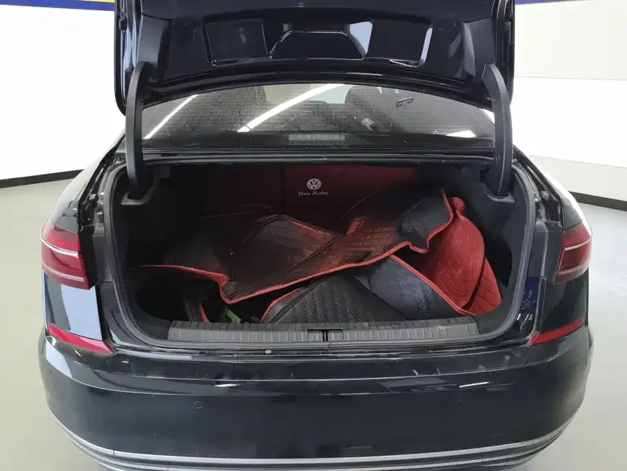 Volkswagen Passat — фото 6