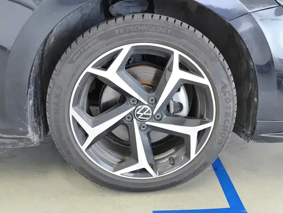 Volkswagen Passat — фото 9