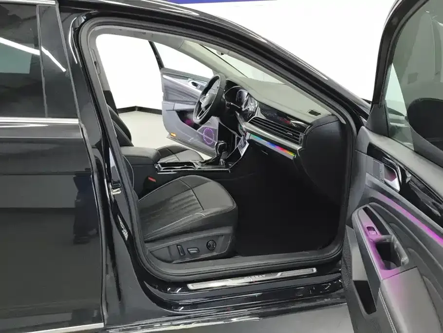 Volkswagen Passat — фото 10