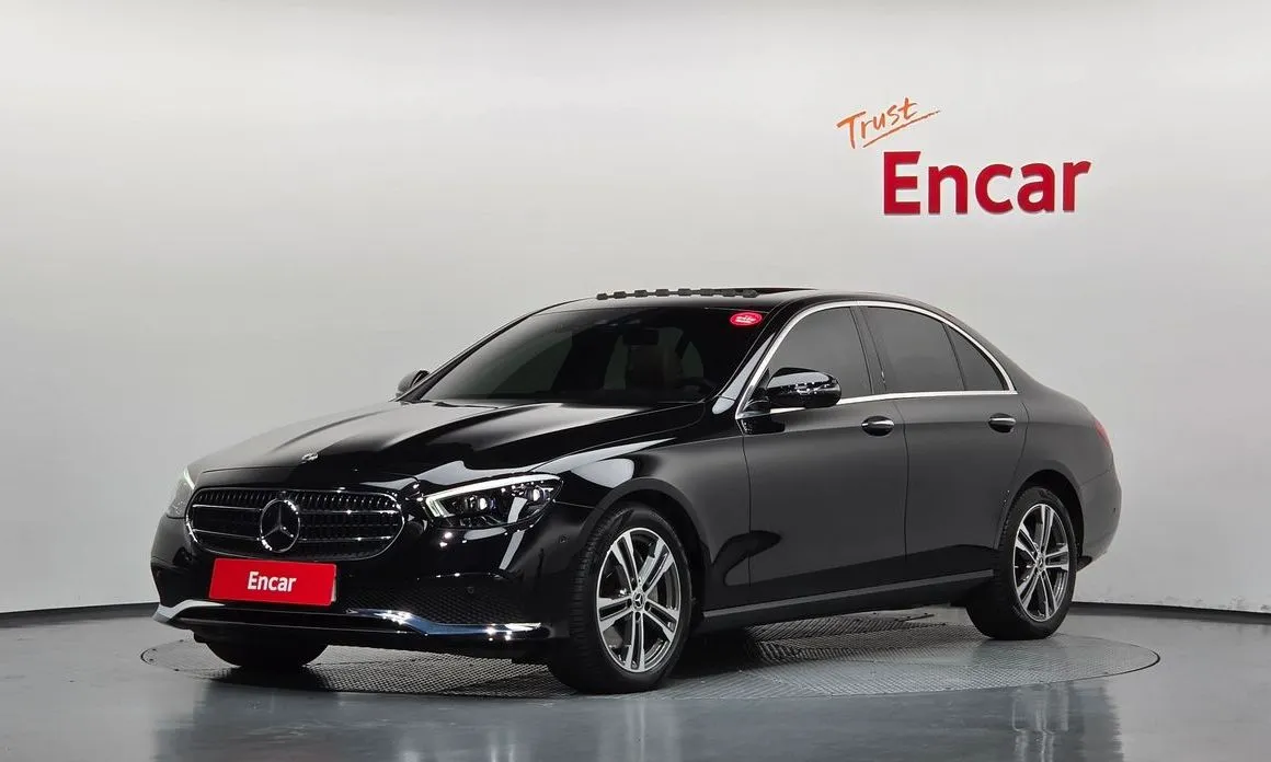 Mercedes-Benz E-Class — фото 1