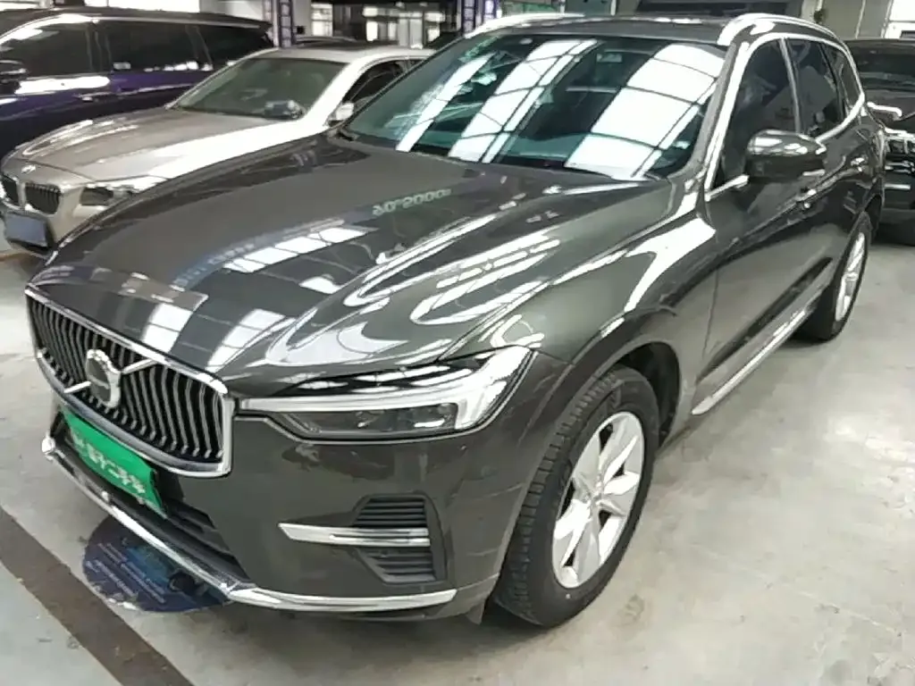 Volvo XC60 — фото 1