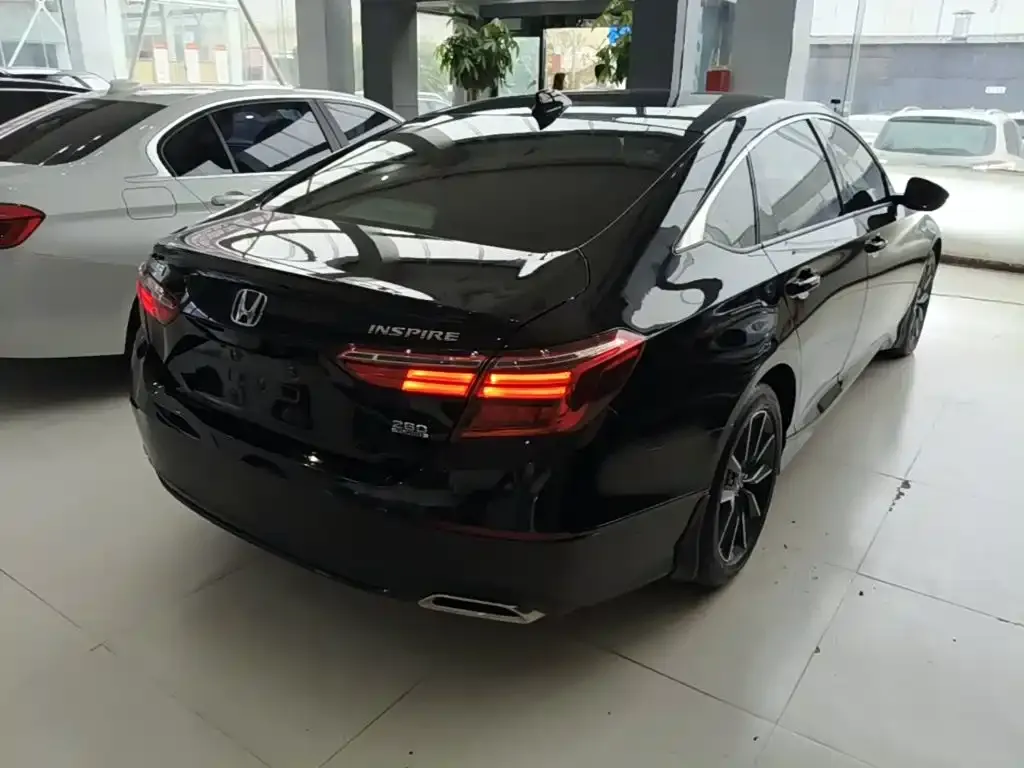 Honda Inspire — фото 1