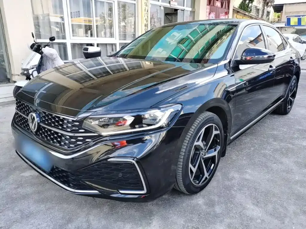 Volkswagen Passat — фото 1