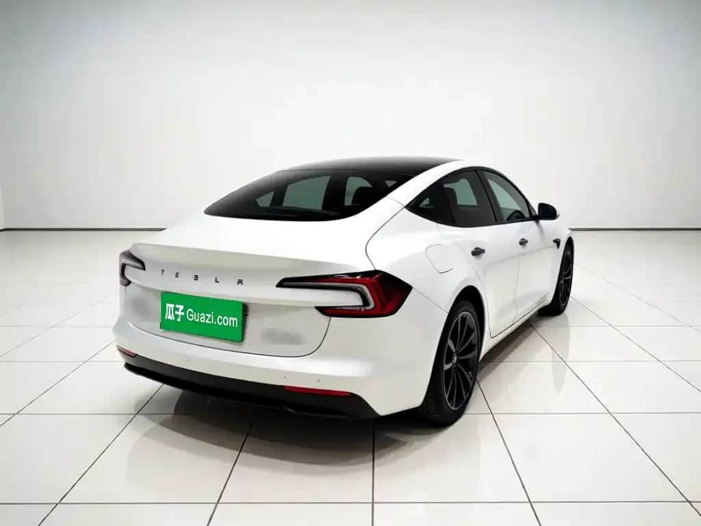 Tesla Model 3 — фото 6