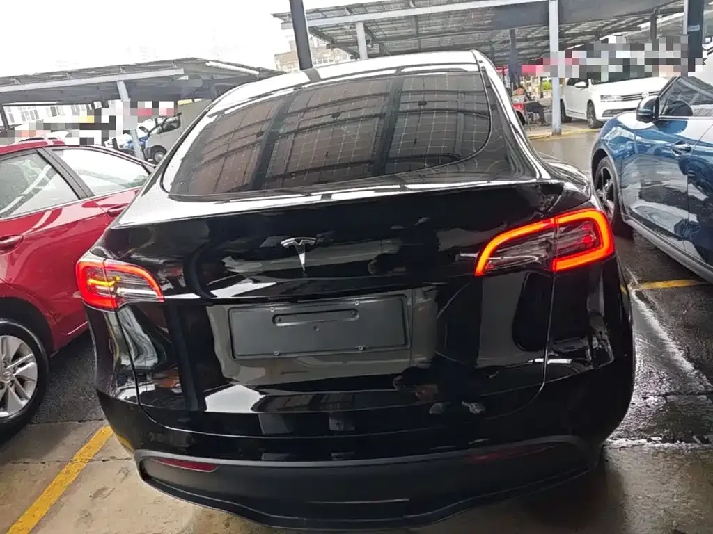 Tesla Model Y — фото 4