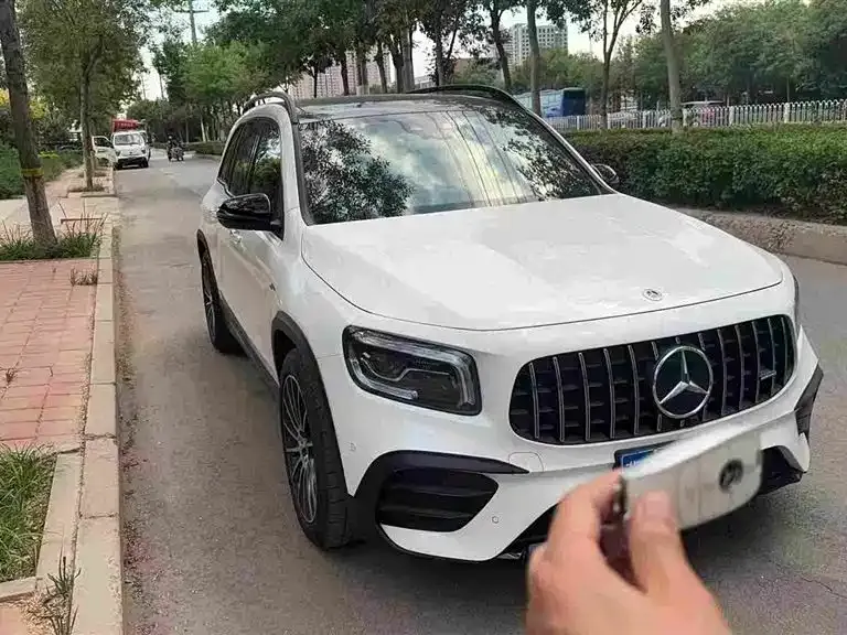 Mercedes-Benz GLB AMG — фото 6