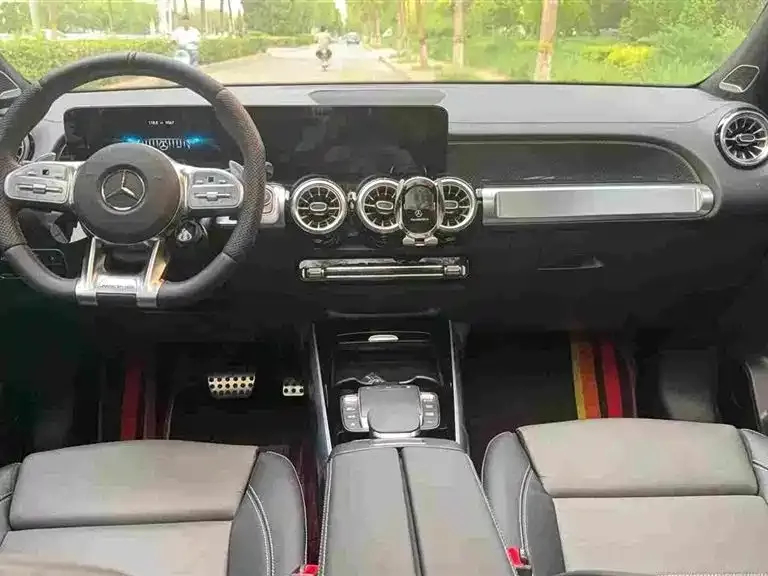 Mercedes-Benz GLB AMG — фото 3