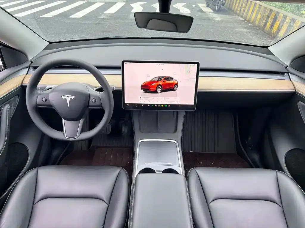 Tesla Model Y — фото 2