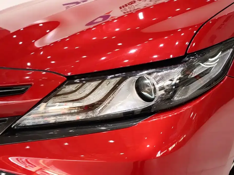 Toyota Camry — фото 9