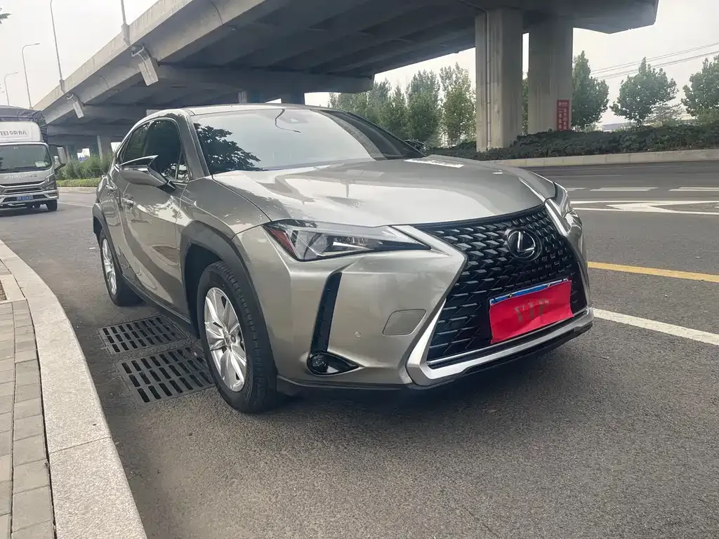 Lexus UX — фото 6