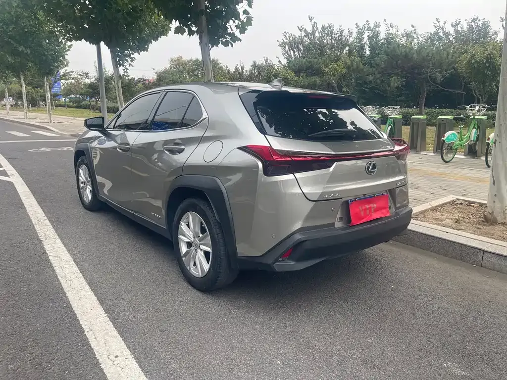 Lexus UX — фото 8