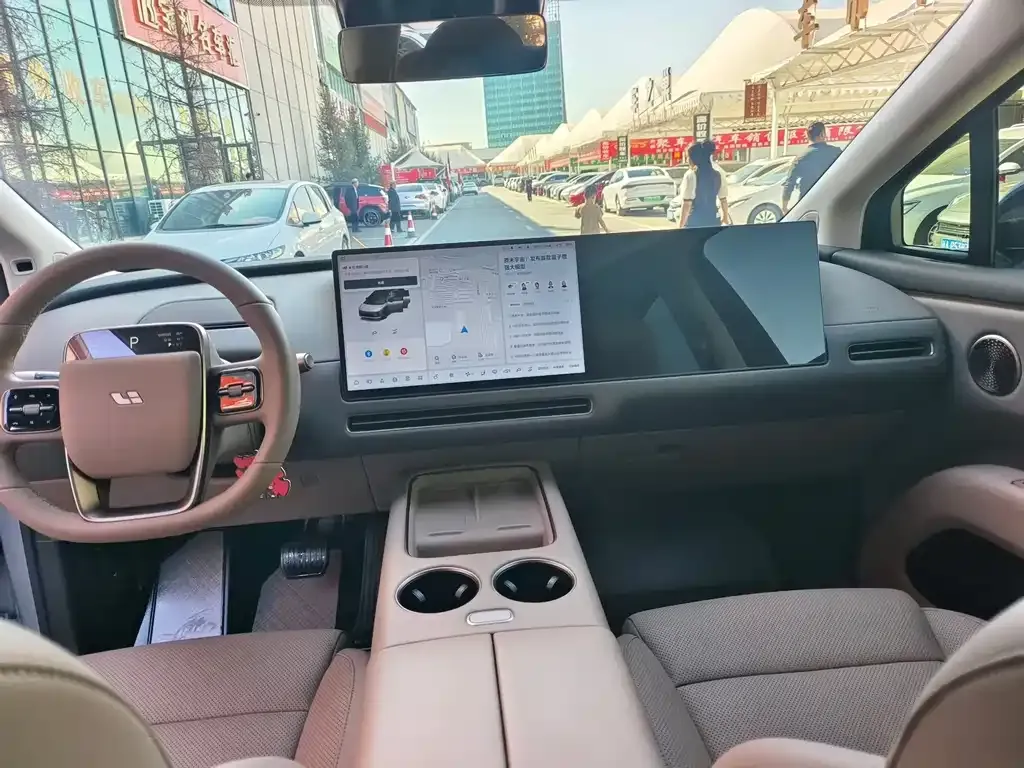 Li Auto Li i8 — фото 7
