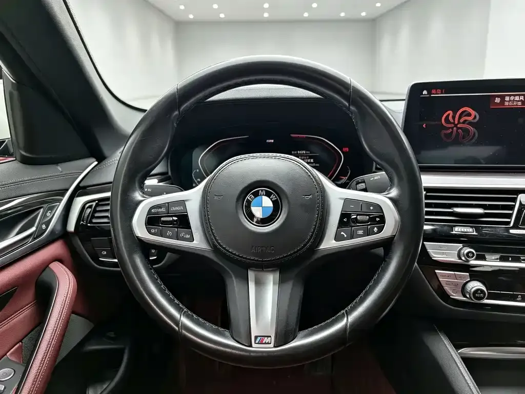 BMW 5 Series — фото 10
