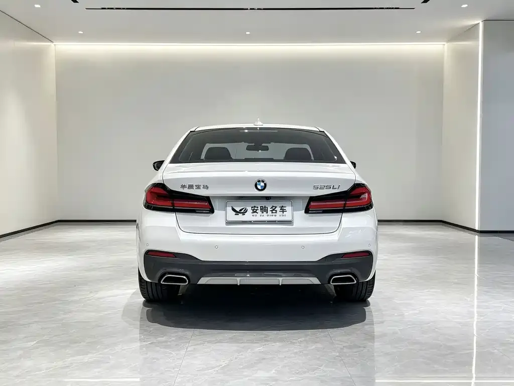 BMW 5 Series — фото 2