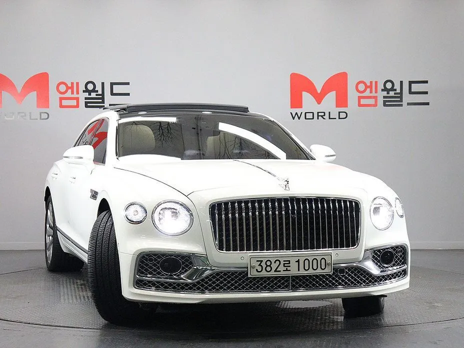 Bentley Flying Spur — фото 8