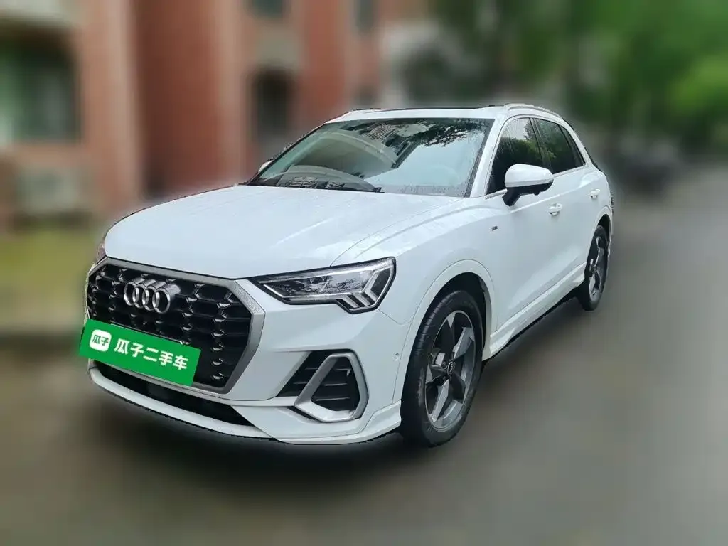 Audi Q3 — фото 1