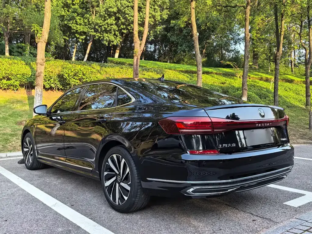 Volkswagen Passat — фото 7