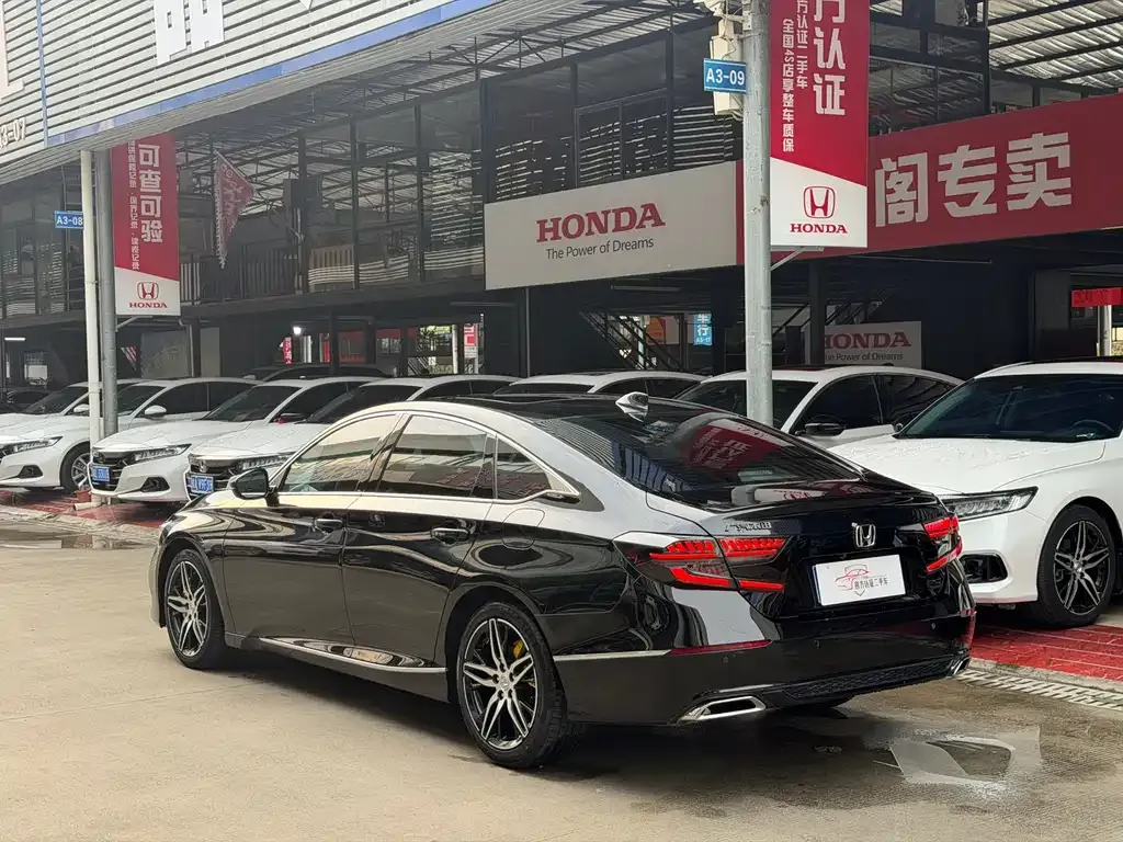 Honda Accord — фото 7