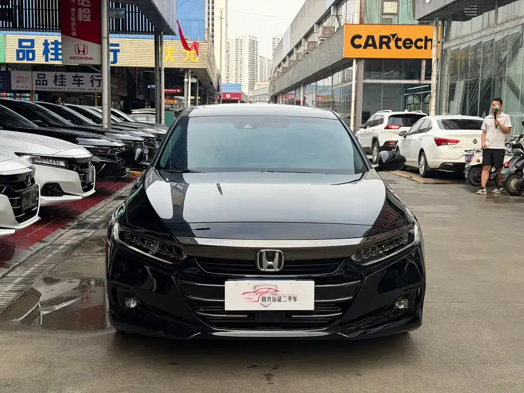 Honda Accord — фото 9