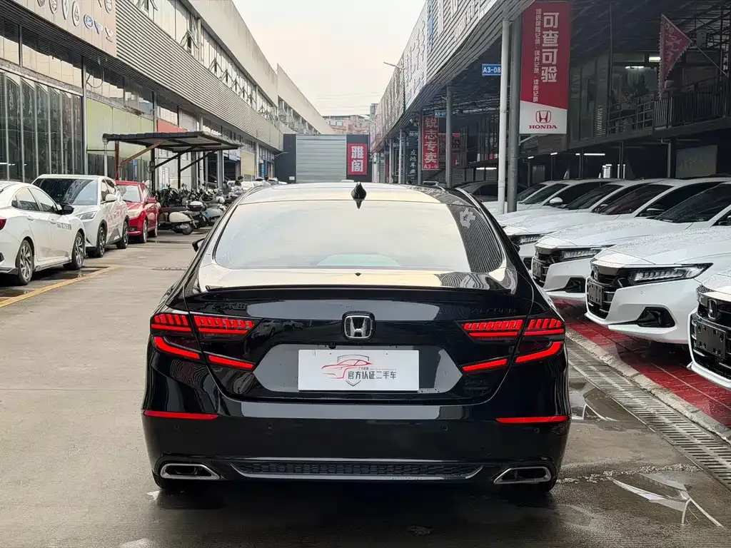Honda Accord — фото 8