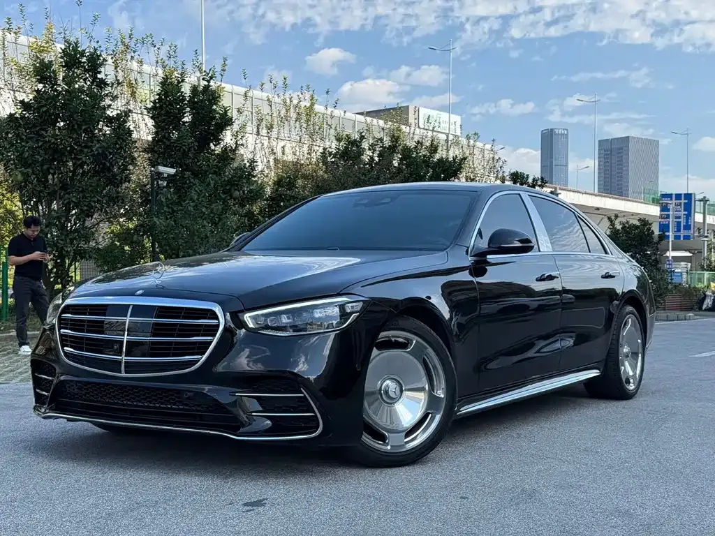 Mercedes-Benz S-Class — фото 1