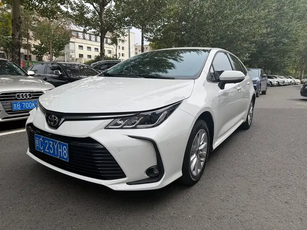 Toyota Corolla — фото 1