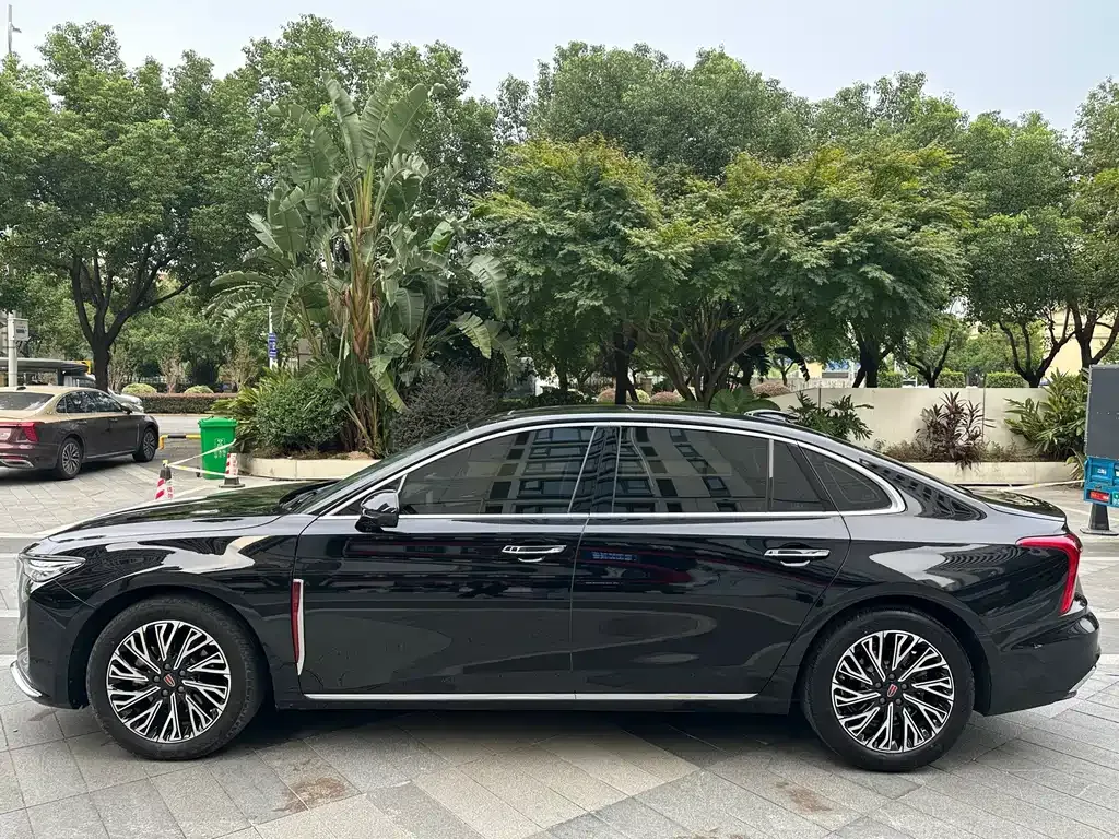 Hongqi H5 — фото 8