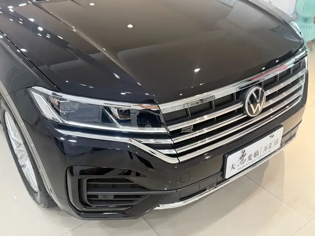 Volkswagen Touareg — фото 4