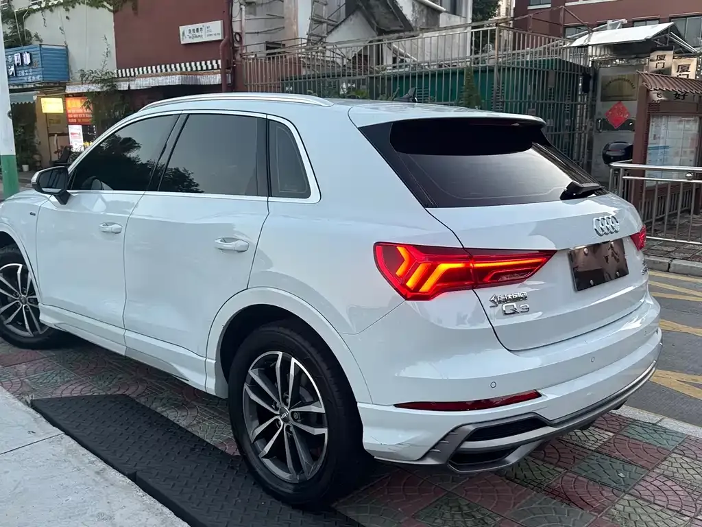 Audi Q3 — фото 4