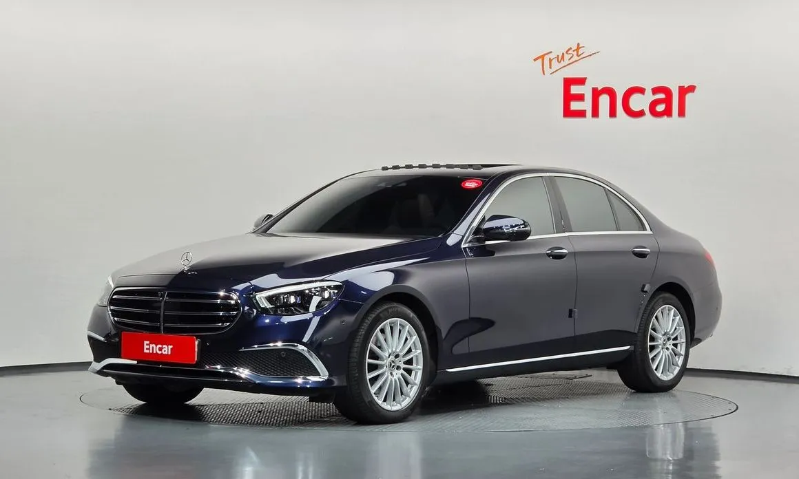 Mercedes-Benz E-Class — фото 1