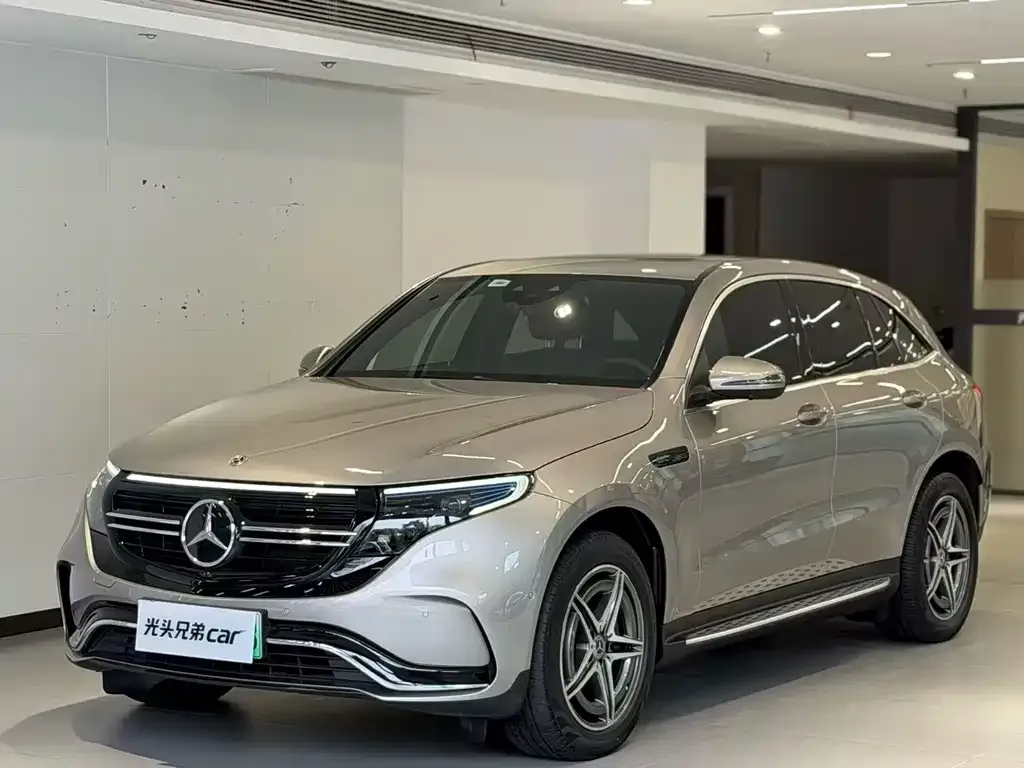 Mercedes-Benz EQC — фото 1