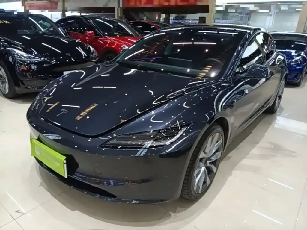 Tesla Model 3 — фото 1