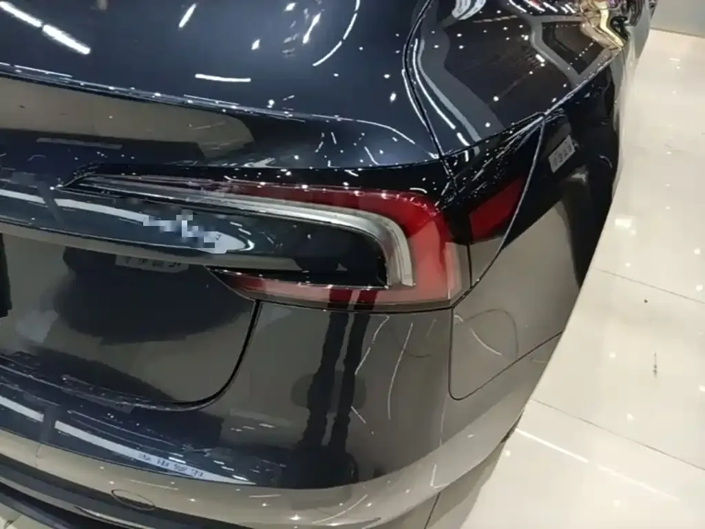 Tesla Model 3 — фото 3