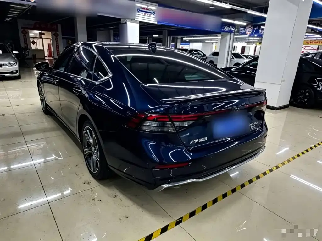 Honda Accord — фото 8
