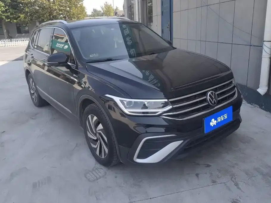 Volkswagen Tiguan L — фото 1
